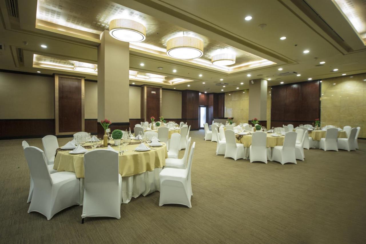 The Alpha Suites San Pedro Makati Exterior foto